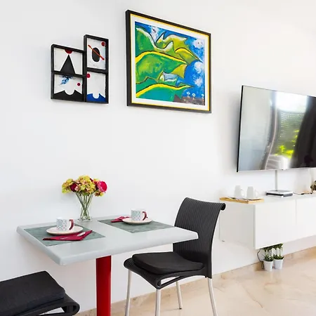 דירה Home2book Relaxing With Terrace & Pool